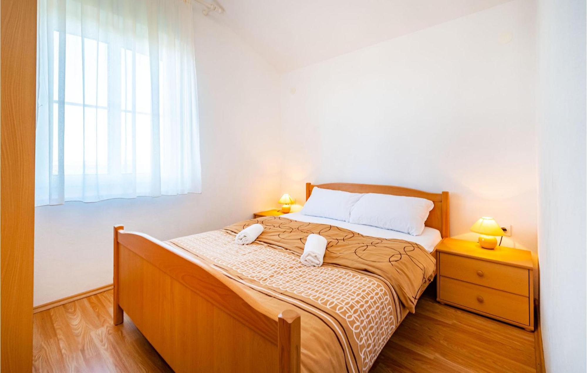 2 Bedroom Amazing Apartment In Nevidane Exterior photo