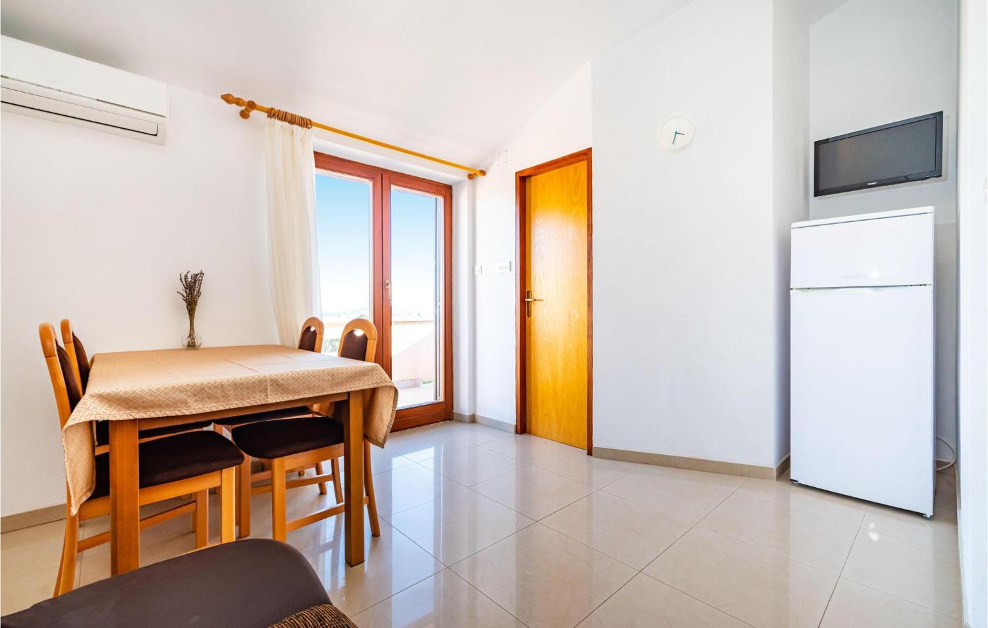 2 Bedroom Amazing Apartment In Nevidane Exterior photo